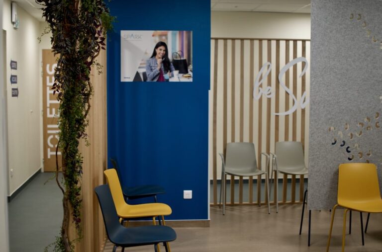 Salle d'attente cabinet dentaire OMNIS